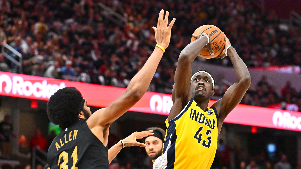 关于西亚卡姆连续二十场比赛得分超过大比分获胜，勇士不断突破！观众掌声雷动的信息-爱游戏欢迎页